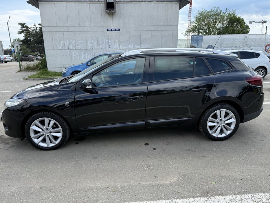 Renault Megane III Paris Edition 1.5 dCi 110 CP – FULL OPTIONS – Panoramic – Keyless – Euro 5