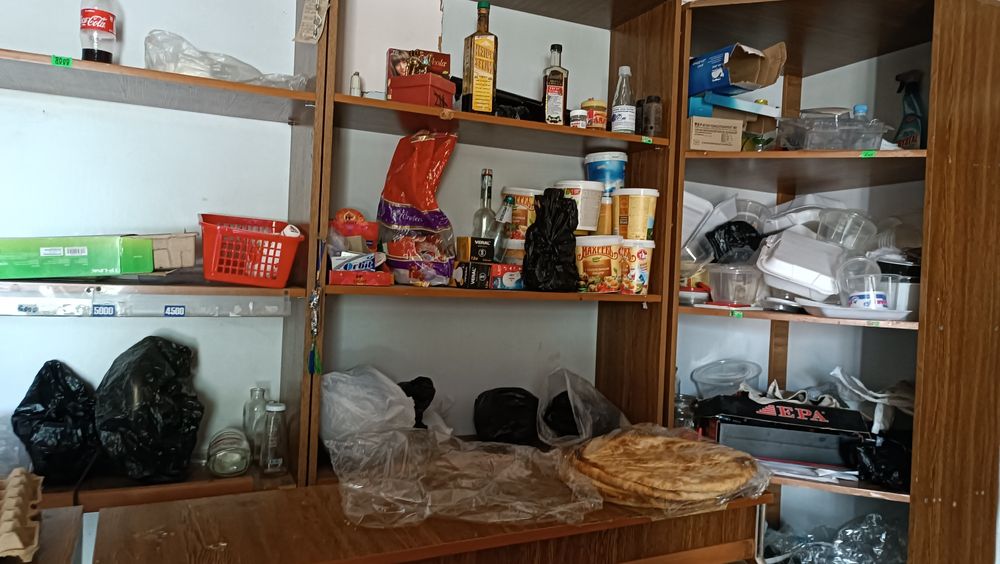Дукон учун мебел шкаф сотилади