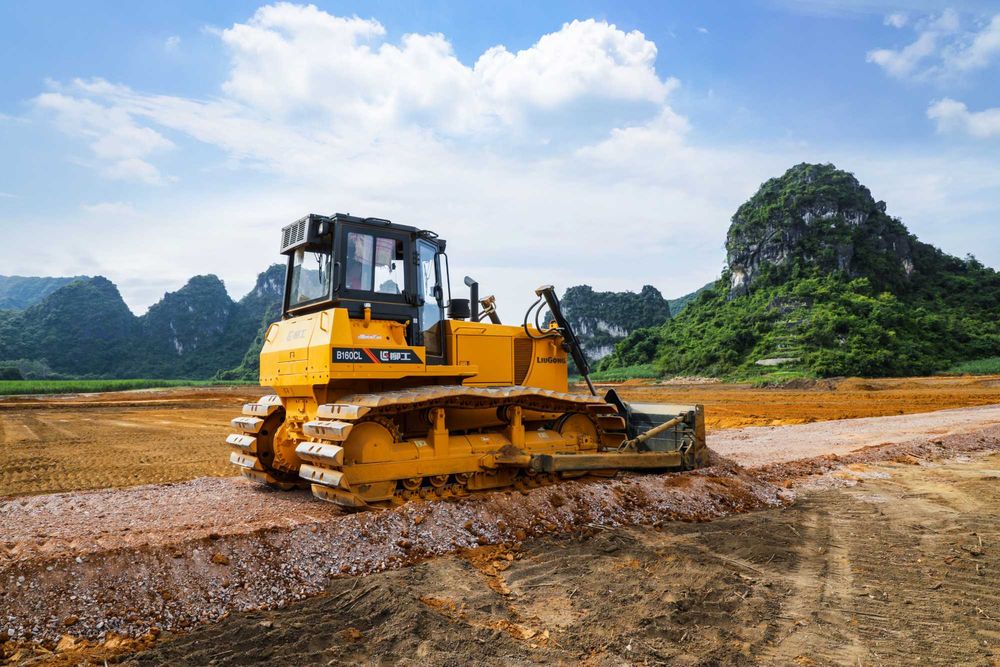 Болотный бульдозер CLG B160CL в наличии в Ташкенте