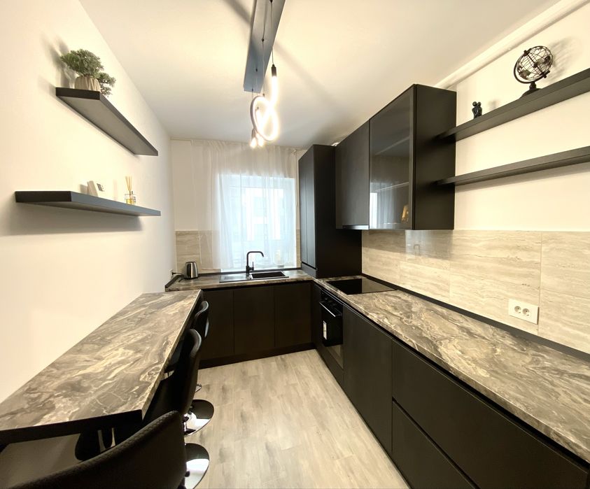 Apartament cu 3 camere de inchiriat