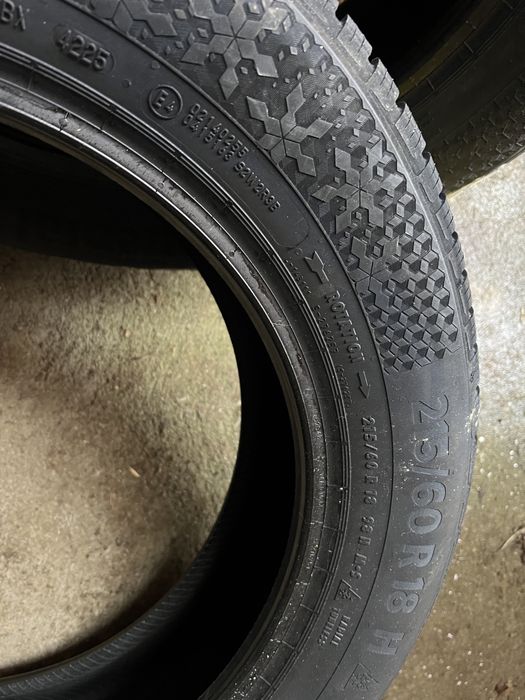Vand 2 anvelope continental 215/60/18 noi