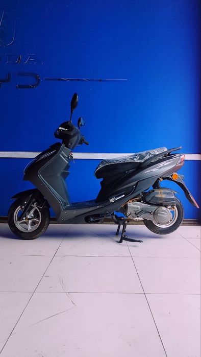 Skuterlar bor.        .