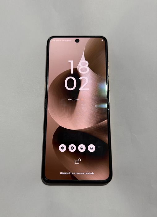 Vând Telefon Motorola Razr 60 Ultra 5G, 256 GB, 16 GB Ram , Dual SIM