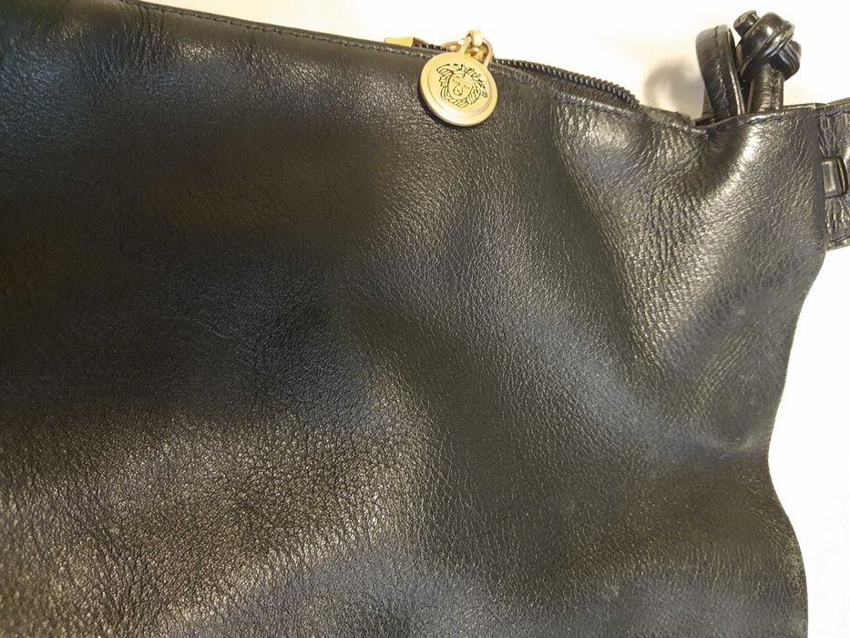 Чанта "VERSACE",ДНЕС 450€НАМАЛЕНАчерна,естествена кожа,дамска,оригинал