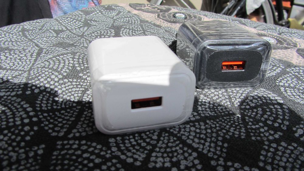 Универсално бързо USB зарядно, 3A, 18W