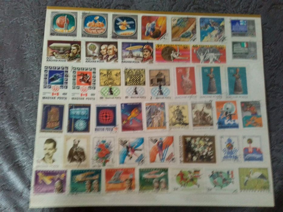 540 броя пощенски марки