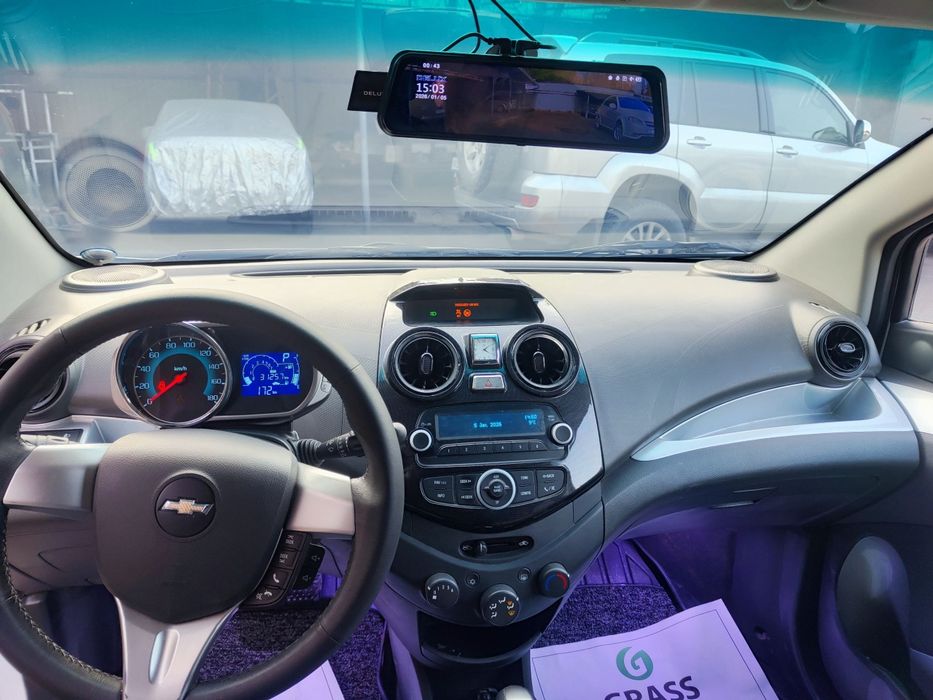 Spark sotiladi 2023 avtomat 31000 yurgan toza