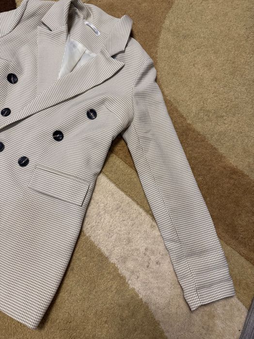 Пиджак в клетку размер 42-44