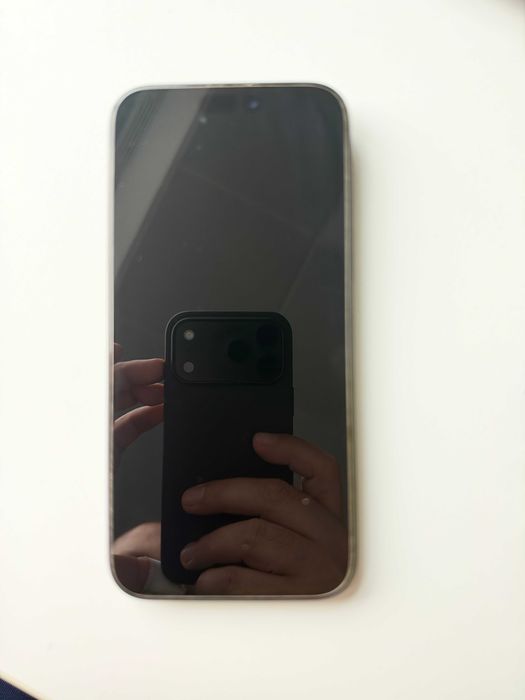iPhone 16 Pro Max, Black Titanium с оставаща 1 година гаранция