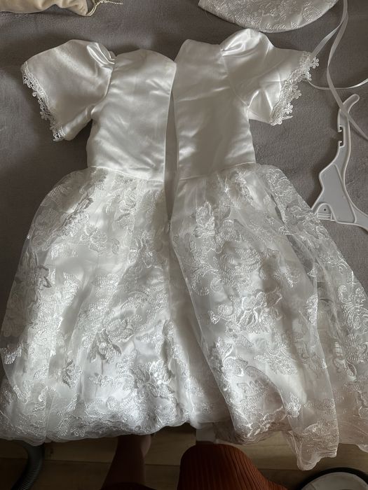 Rochie albe botez pentru bebelusa