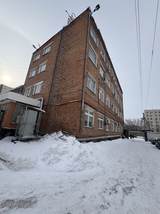 Продаются два соседних коммерческих помещения