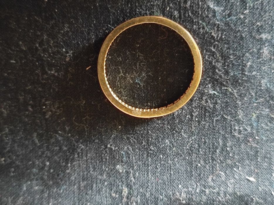 Дамски златен пръстен