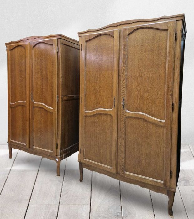 Двукрилен дъбов гардероб, два броя налични