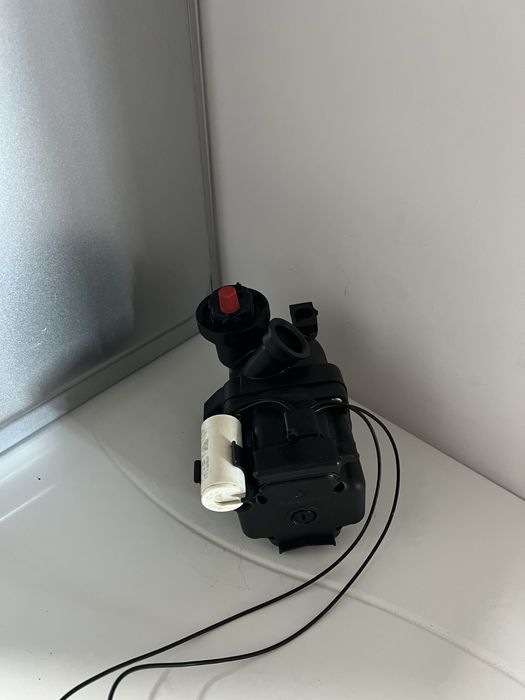 Pompa recirculara ariston in stare perfecta de fuctionare