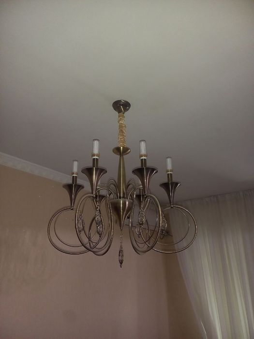 Продам свою люстру