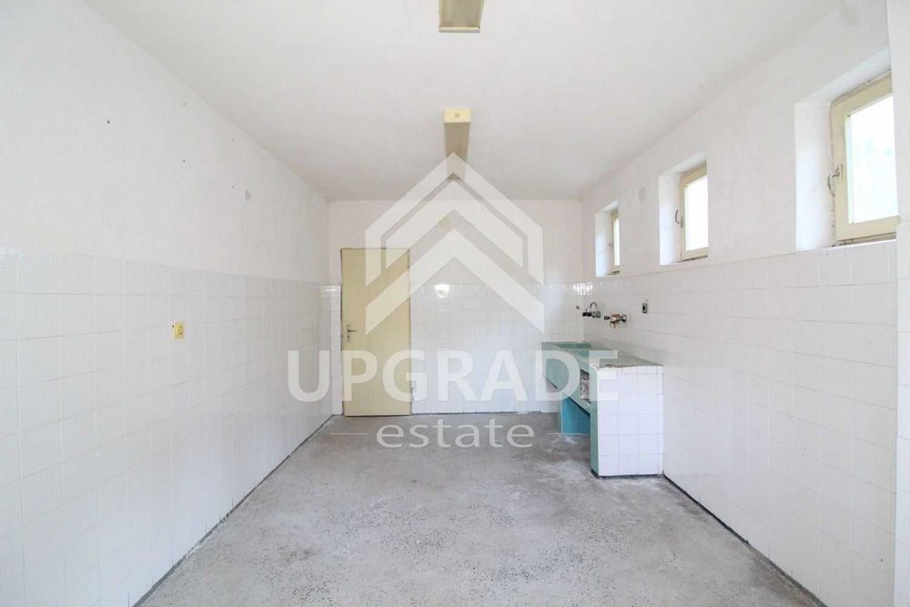 Продава се Къща в с. Елховец, Област Смолян - 450 кв.м за 378 €/кв.м - Снимка #3