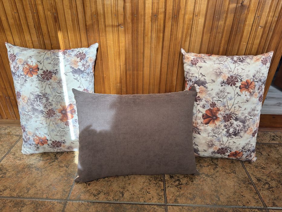 Perne decor canapea