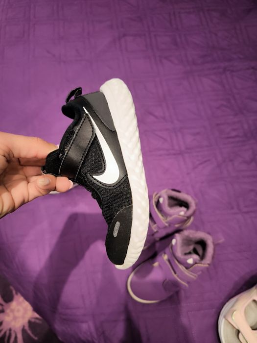 Маратонки Nike, сандали и кецове за малка дама