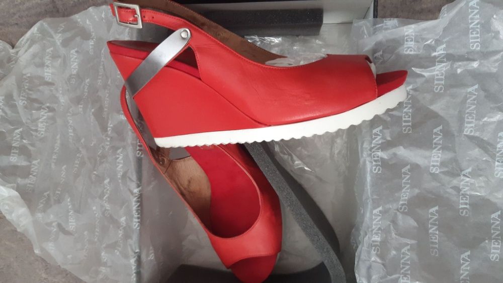 Дамски сандали, обувки