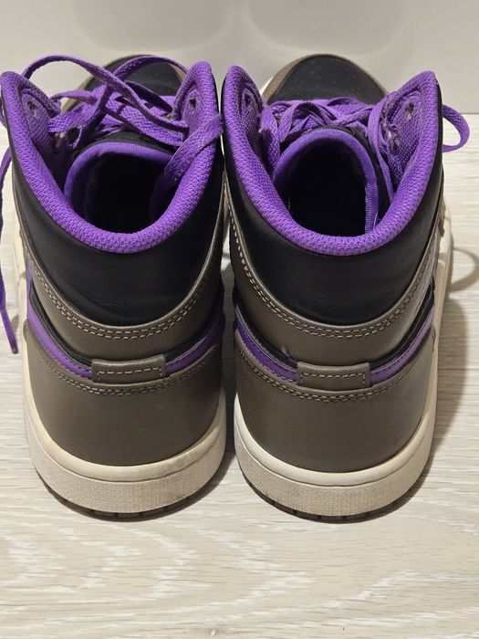 Adidas barbati Nike Air Jordan Mid 1 Palomino 42