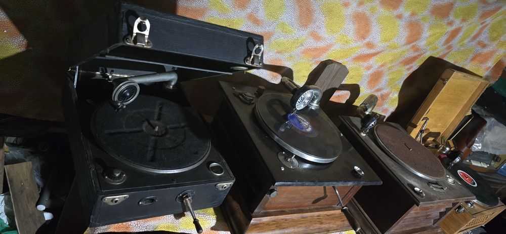 Radio, ceas, obiecte de colectie