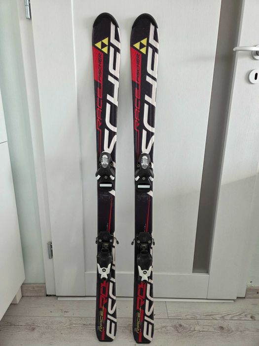 Vând schiuri Fischer Race 120 cm în stare bună