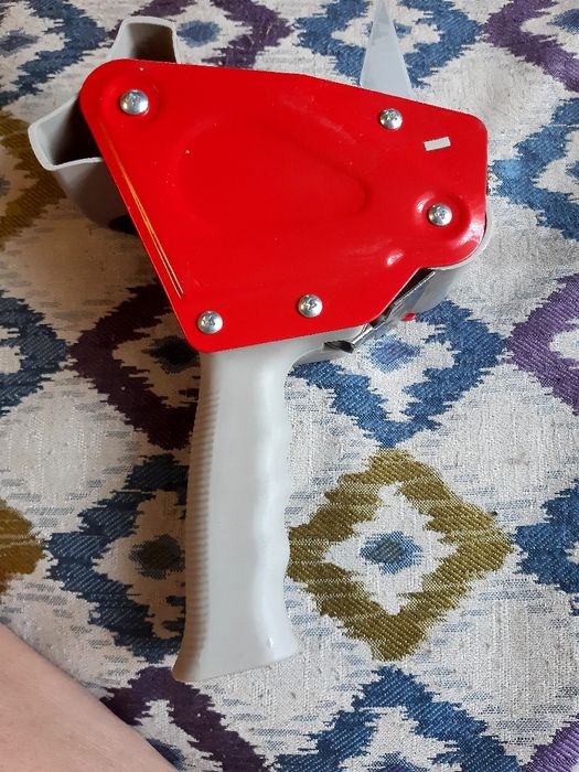 Диспенсер разматыватель для скотча