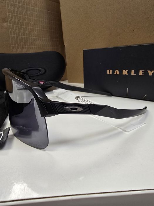 Ochelari Oakley Sutro Lite