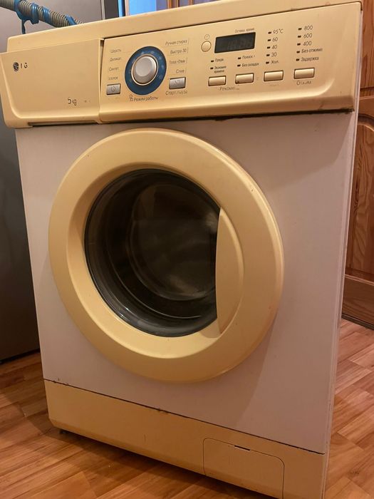 Продаю стиральную машину LG