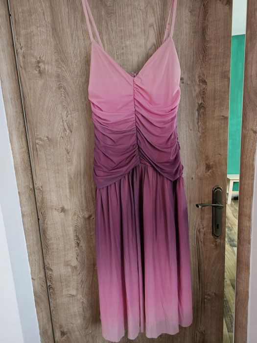 Rochie elegantă pentru evenimente