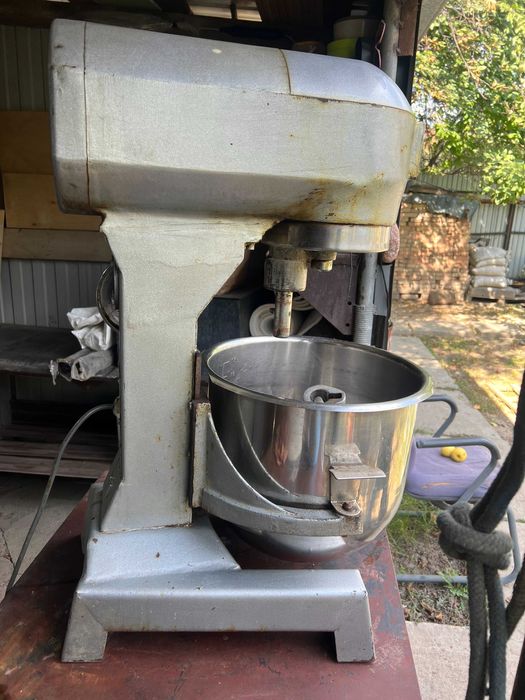 Миксер планетарный 20л