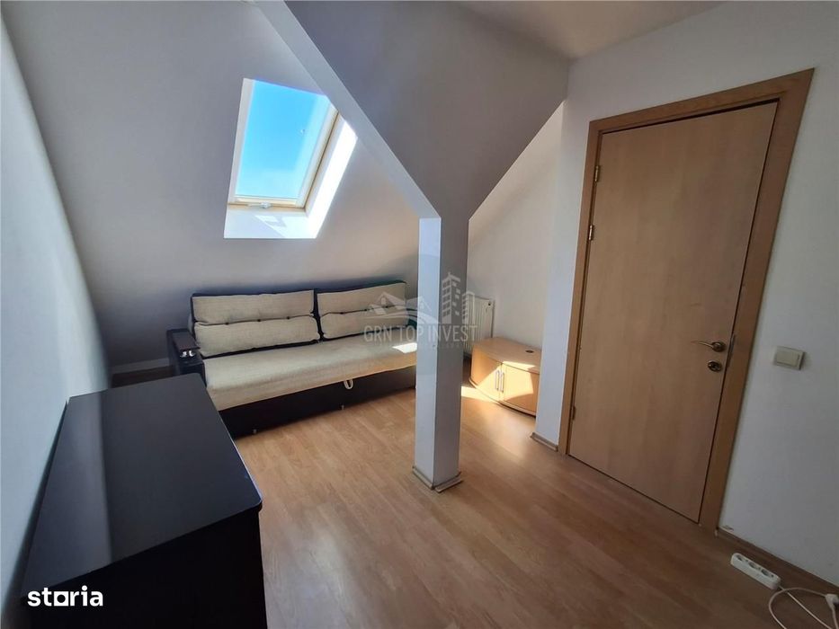 Apartament 3 camere balcon zona Vasile Aaron