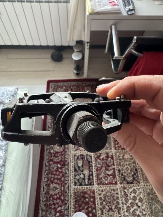 Педали, ръкохватки и огледало за колело