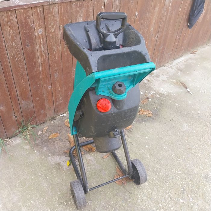 Tocator crengi Bosch