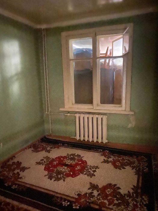 Продается квартира на первом этаже 2+1 как трехкомнатная: 33 000 у.е ...