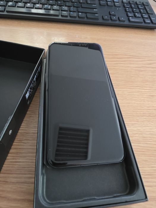 Vand Honor Magic 7 Pro - impecabil ca nou + carcasa carbon