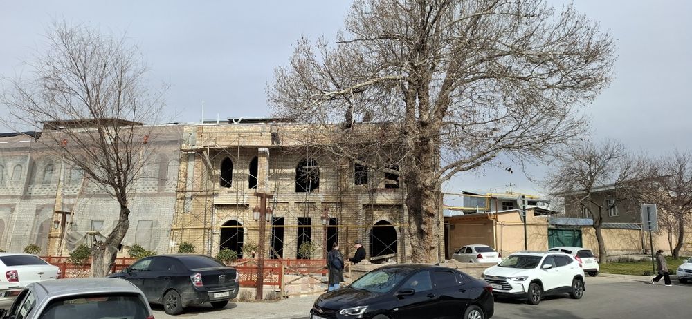 Hastimom tosh kocha mahlasida yol yuzida  arenda