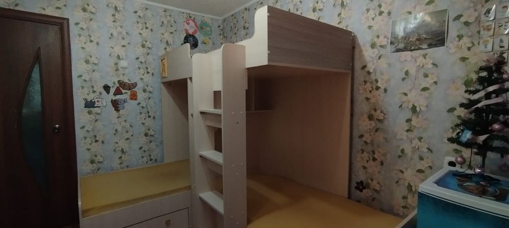 Кровать на три человека