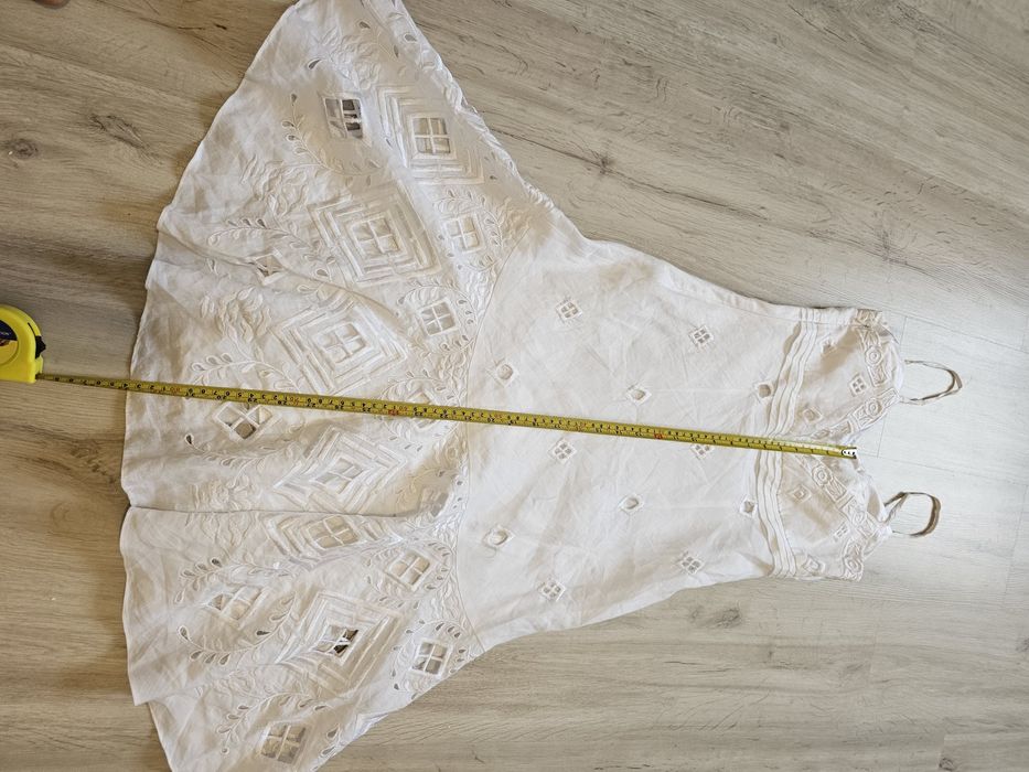 Rochie alba cu dantele