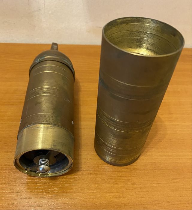 Мелничка месинг,антикварна мелничка