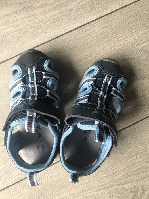 Нови детски сандали 25 , 28,5 и 28/29