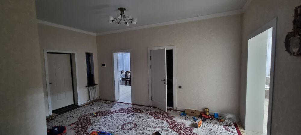 Продам дом в селе Енбекшиарал