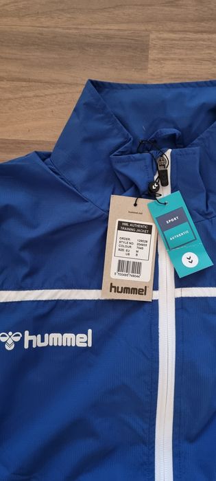 Чисто ново спортно яке, ветровка Hummel