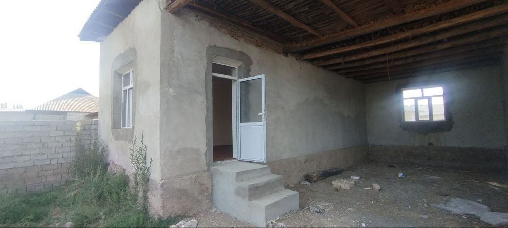 12 sotix 2 xonasi tayyor 6 xonali shinam uy gaz svet ichimlik suvi bor