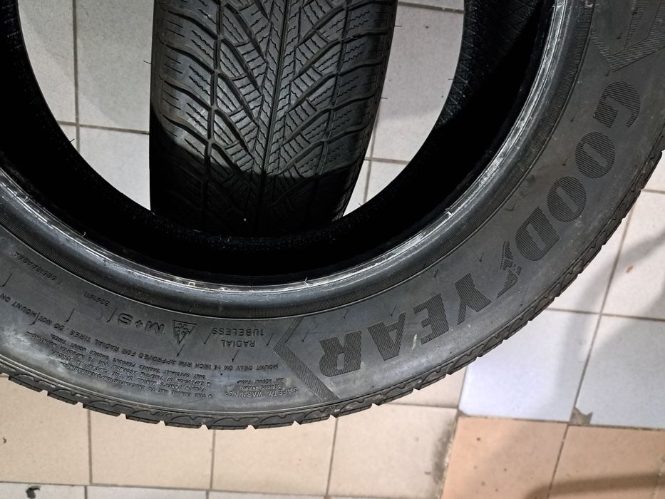 * 2 anvelopa 205/65/16 Goodyear