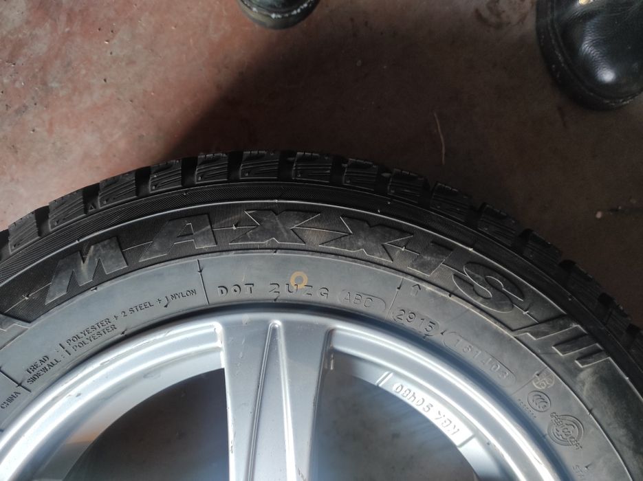 Комплект новой резины MAXXIS с дисками