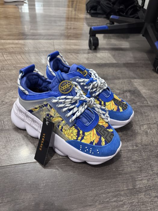 Versace chain reaction