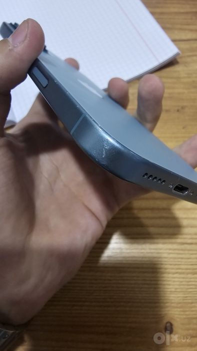 Iphone 16 голубой бу хорошое состояние