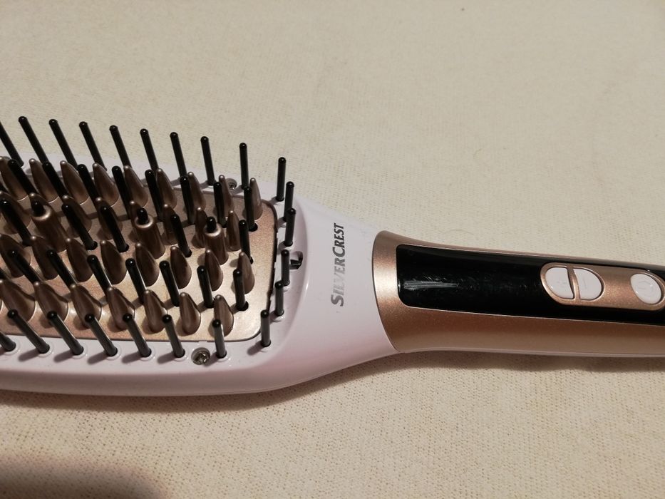 Четка за изправяне