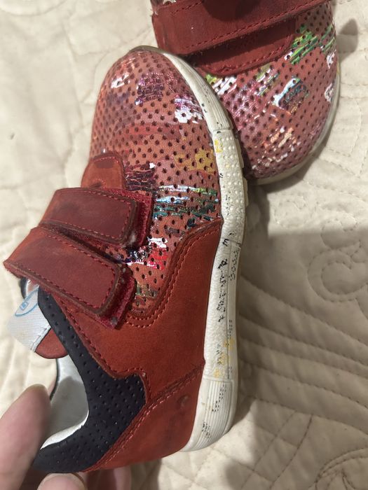 кроссовки кожанные